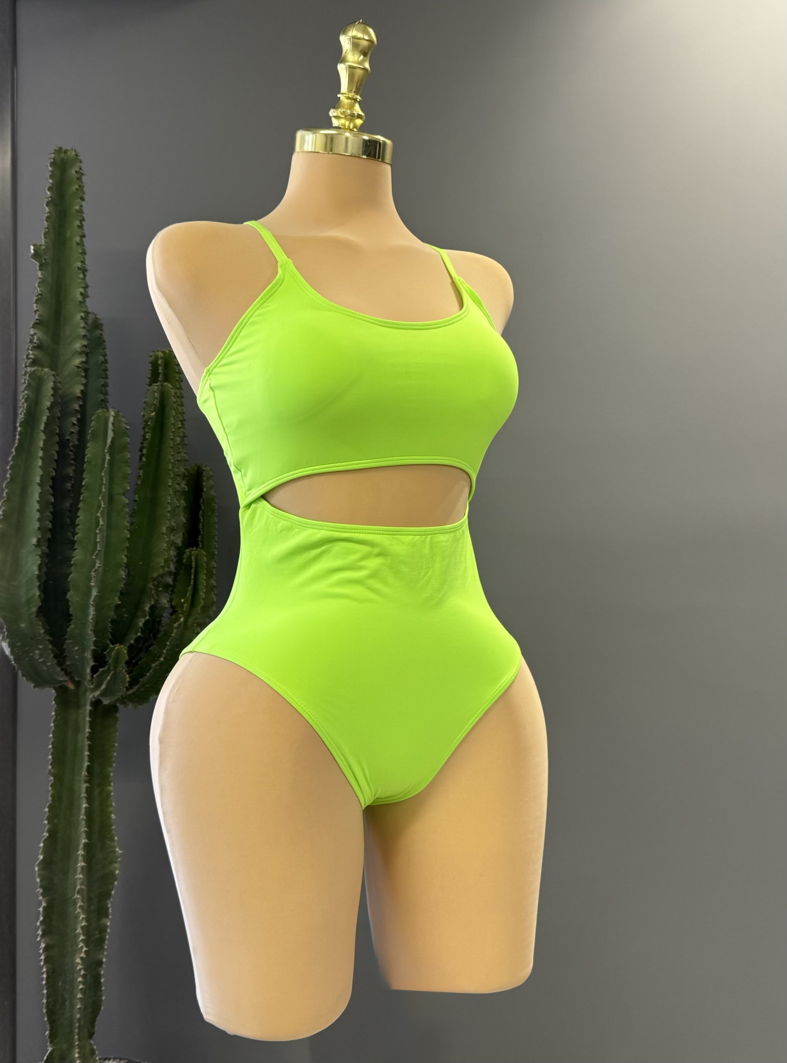 مونوکینی زنانه وارداتی مدل Cut-Out با کاپ متحر