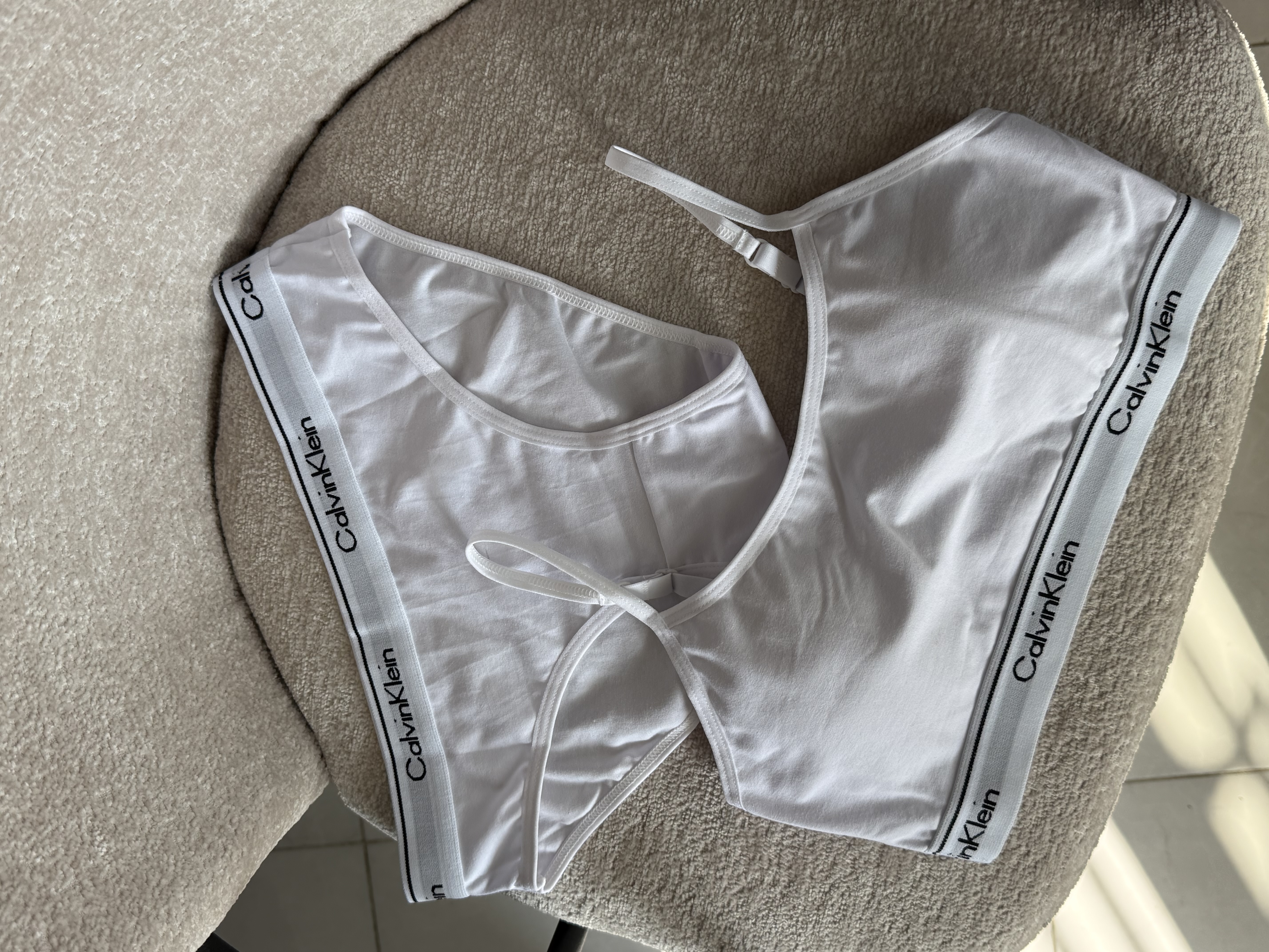 ست نیم‌ تنه و شورت زنانه اسپرت نخی با کش Calvin Klein